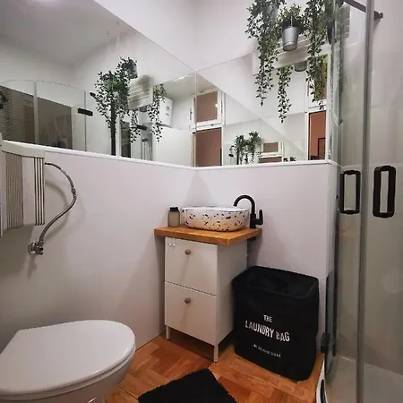 Apartment Aria - Health & Wellness App *