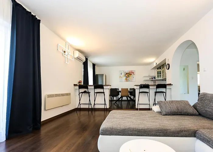 Apartment Aria - Health & Wellness App