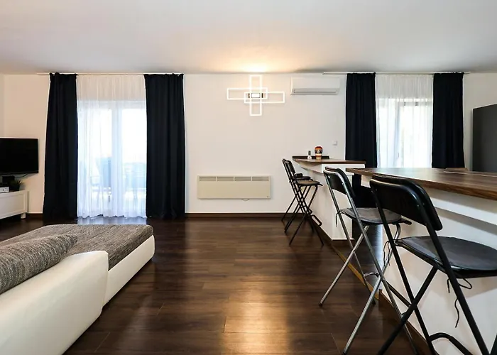 Aria - Health & Wellness App Apartment *
